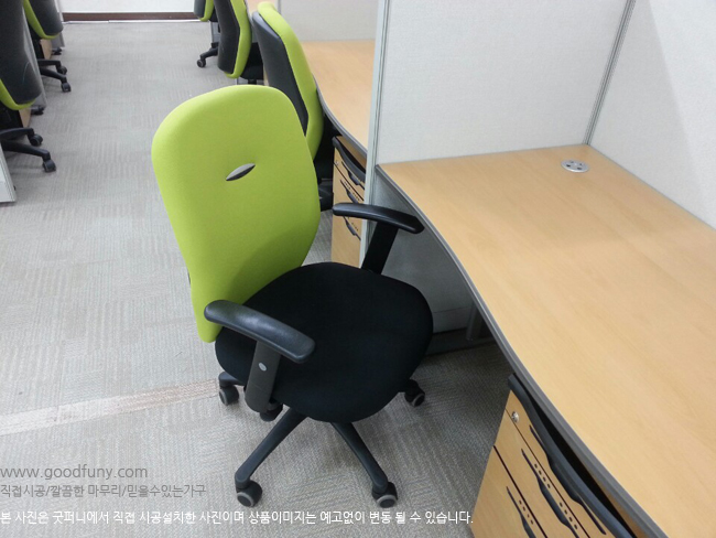 2025년04월18일까지(전화주문만가능)신형솔로의자(중/대)